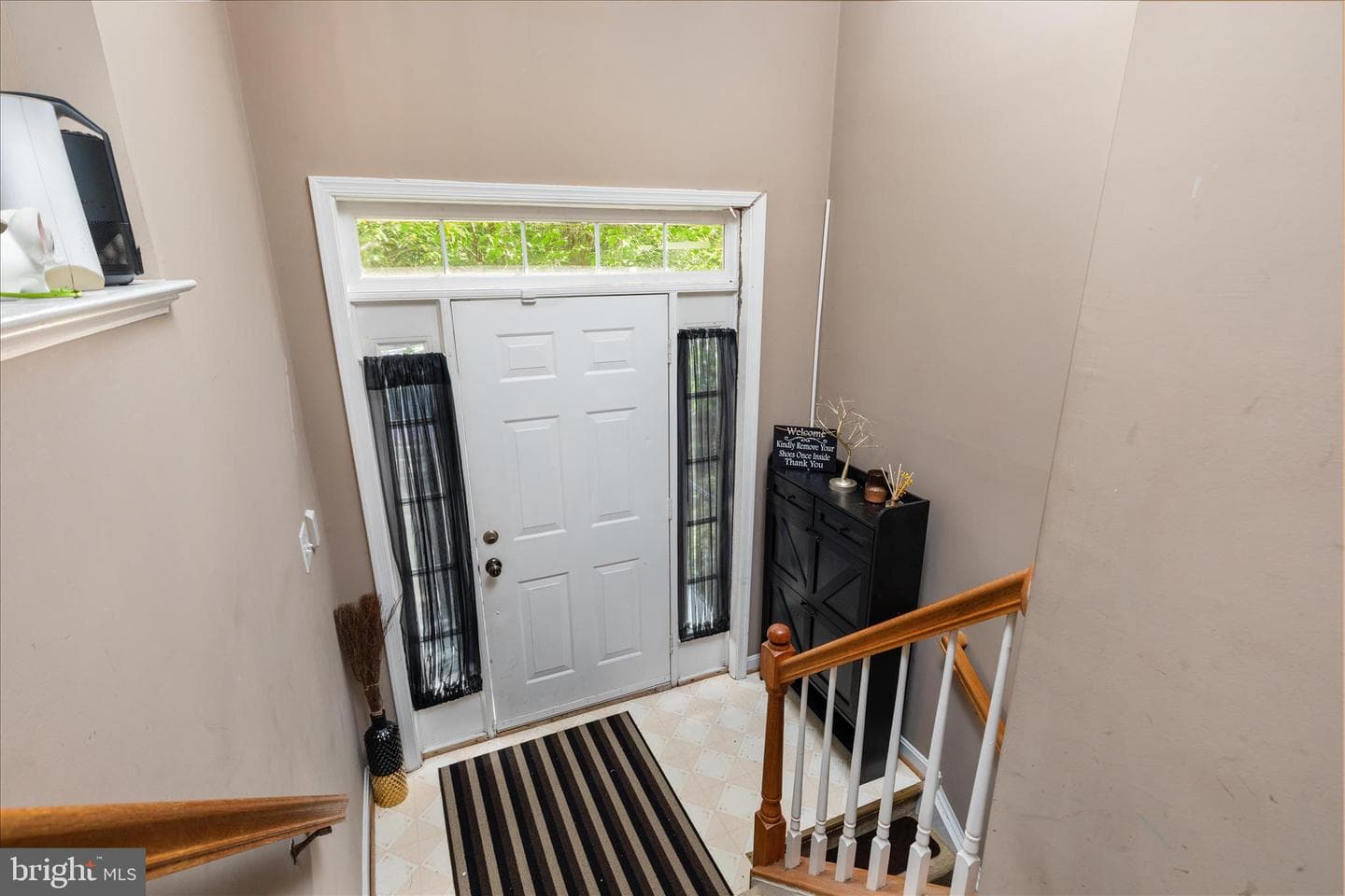 5700 Falls Way Court photo 4