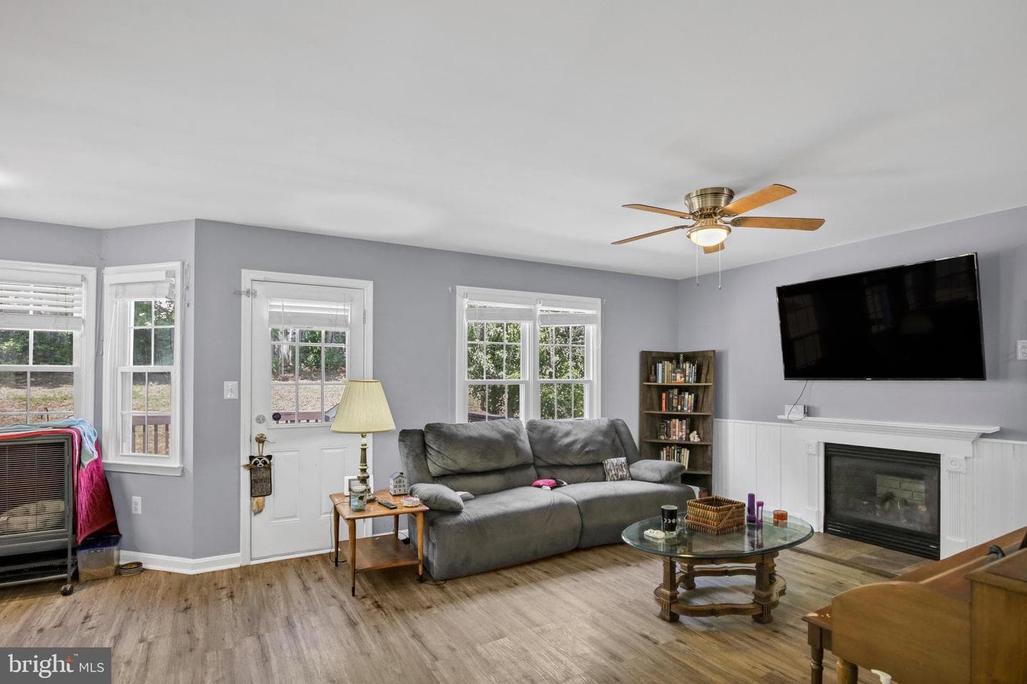 4405 Caven Court N photo 2