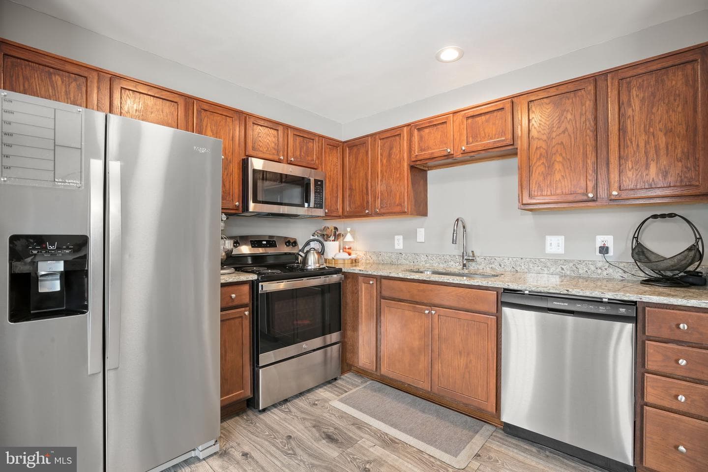 7206 Finch Lane photo 3