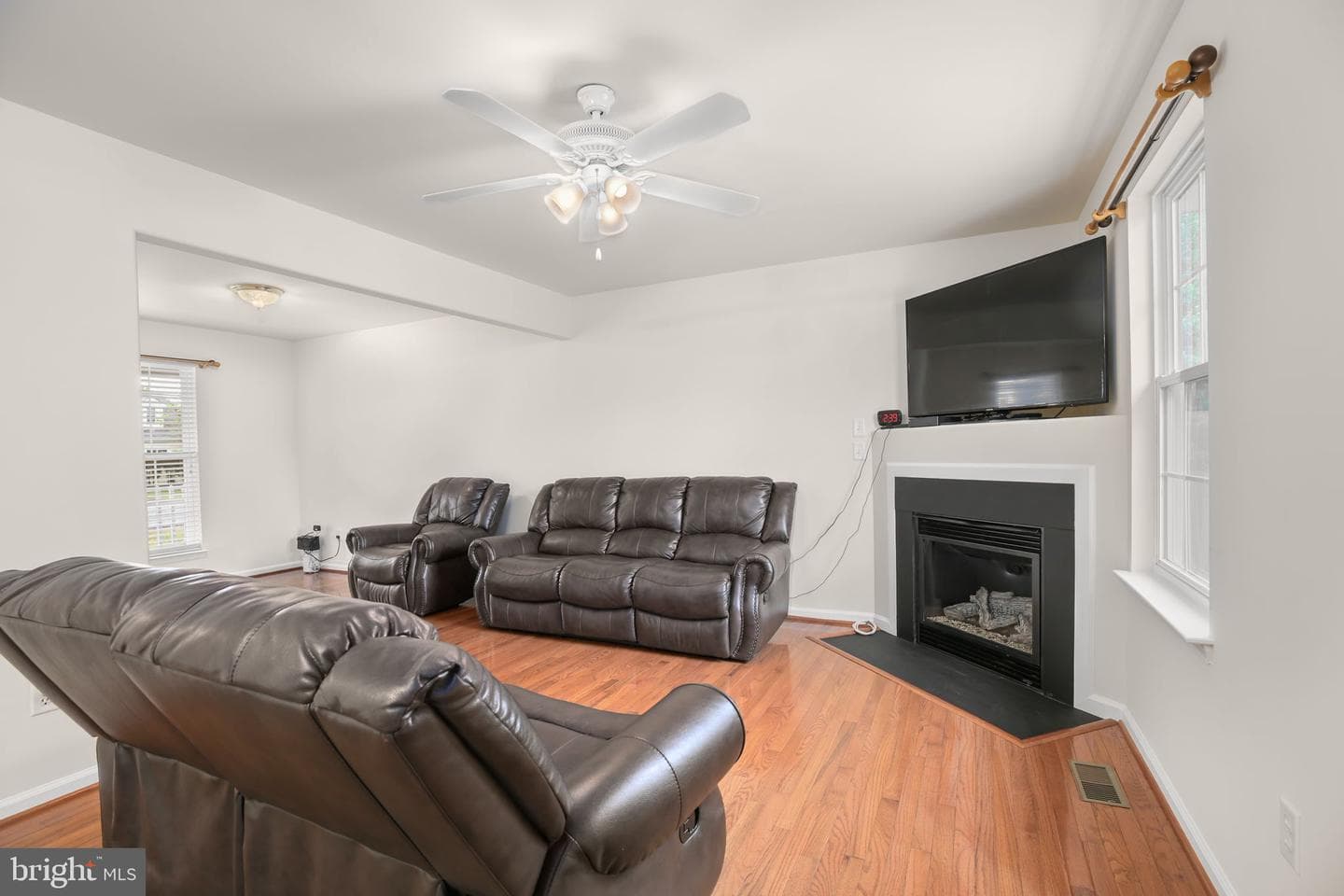 110 Mosby Street photo 10