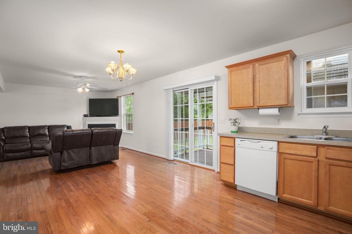 110 Mosby Street photo 14