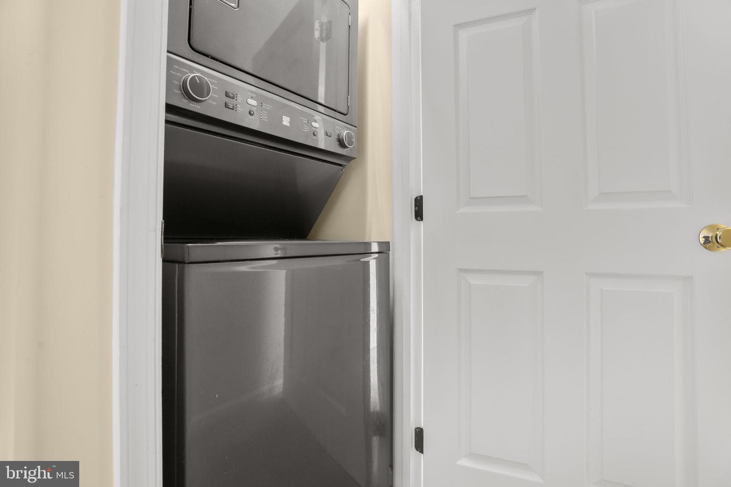 110 Mosby Street photo 27