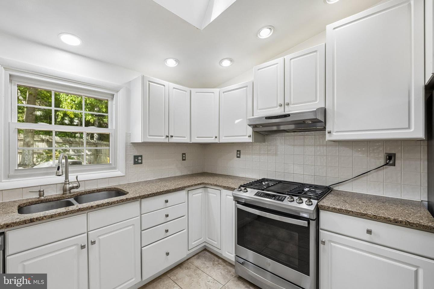 4 Pond Circle photo 15