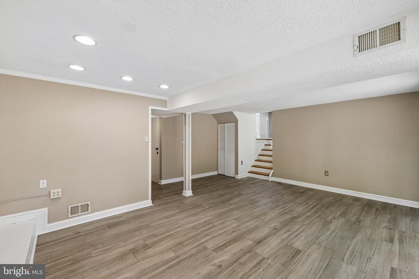 4 Pond Circle photo 17
