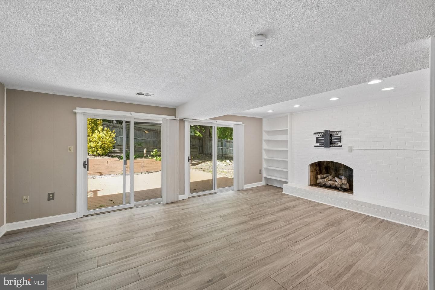 4 Pond Circle photo 19