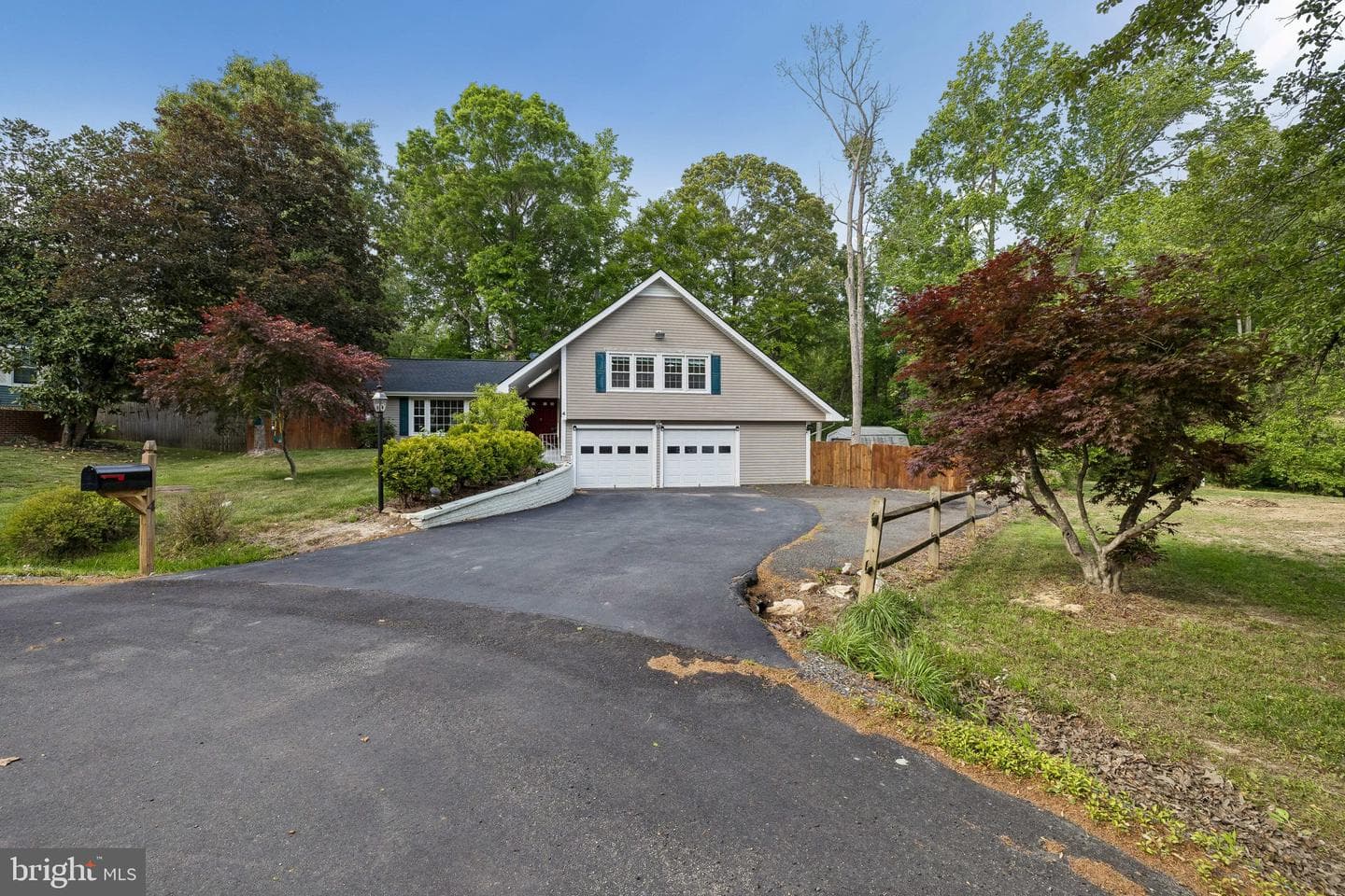 4 Pond Circle photo 2