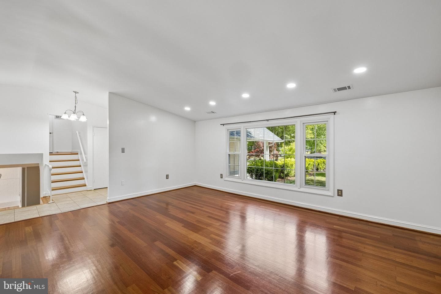 4 Pond Circle photo 8