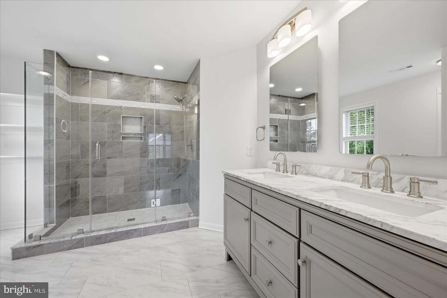 10403 Colechester Street photo 15