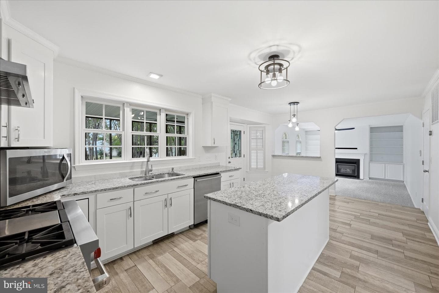 10403 Colechester Street photo 9