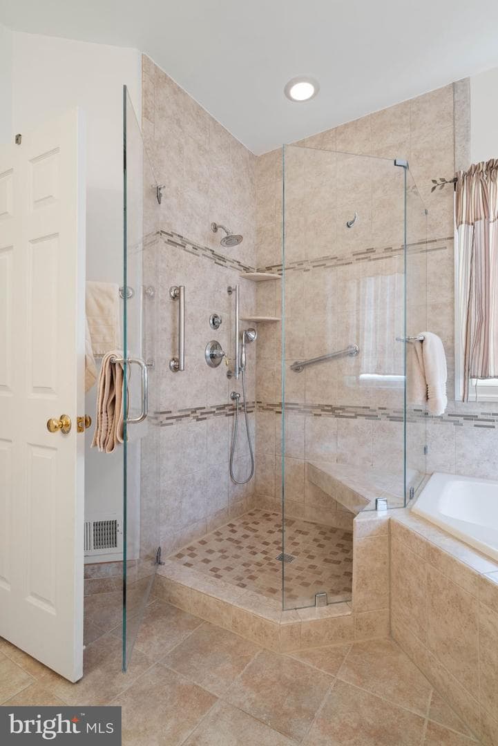 2707 Glendas Way photo 25