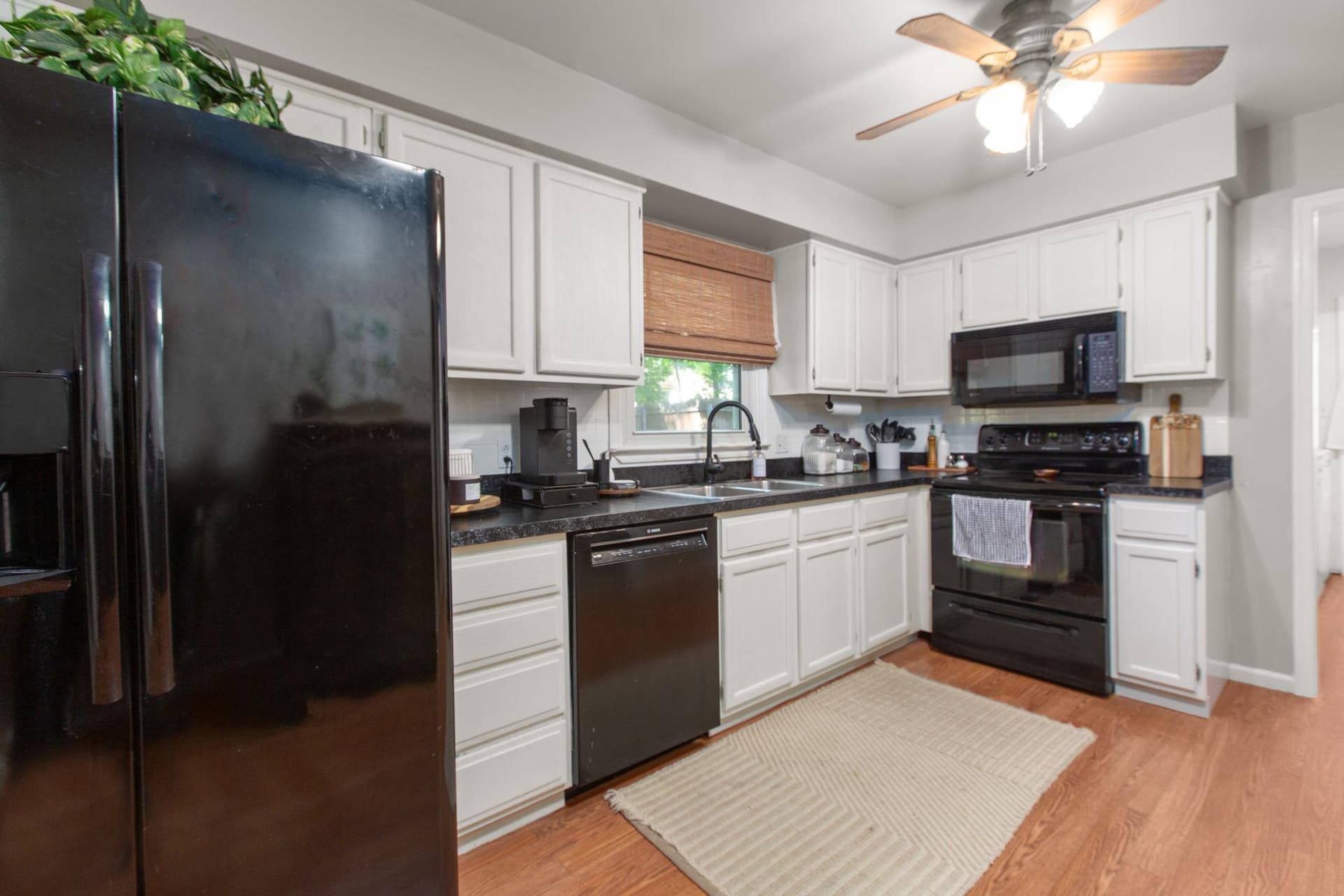 10400 Daniels Court photo 10