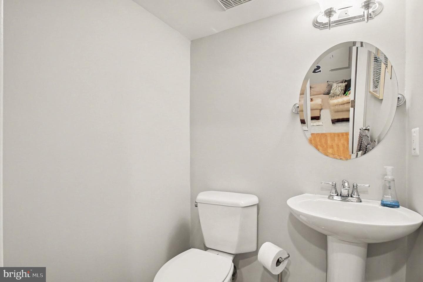 10015 Carters Grove Road photo 23