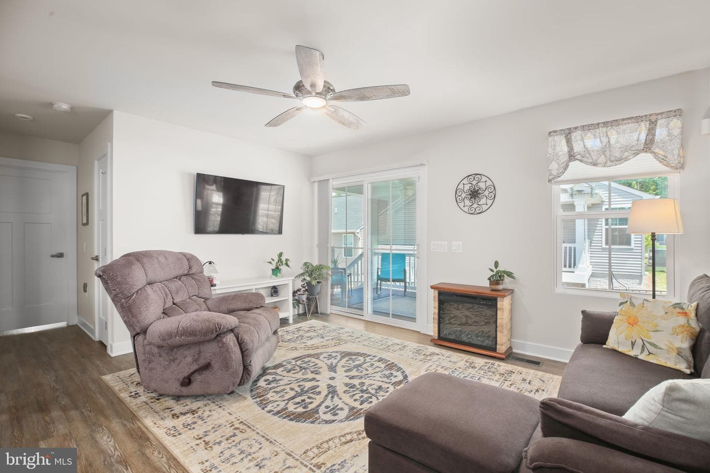 7401 Brentford Terrace photo 10