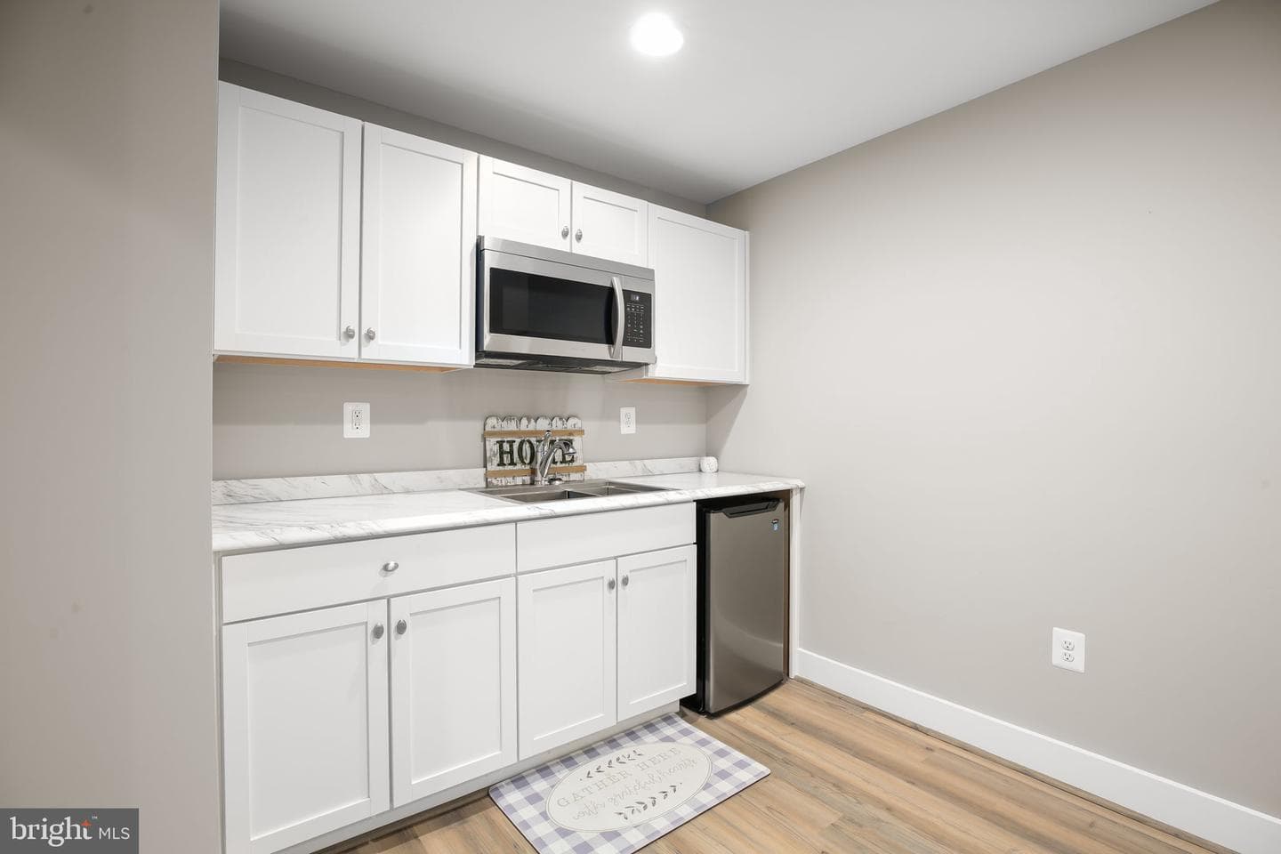 7401 Brentford Terrace photo 24