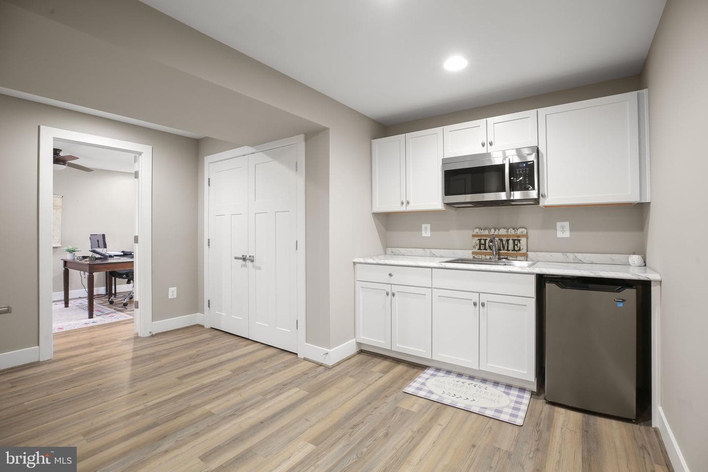 7401 Brentford Terrace photo 25