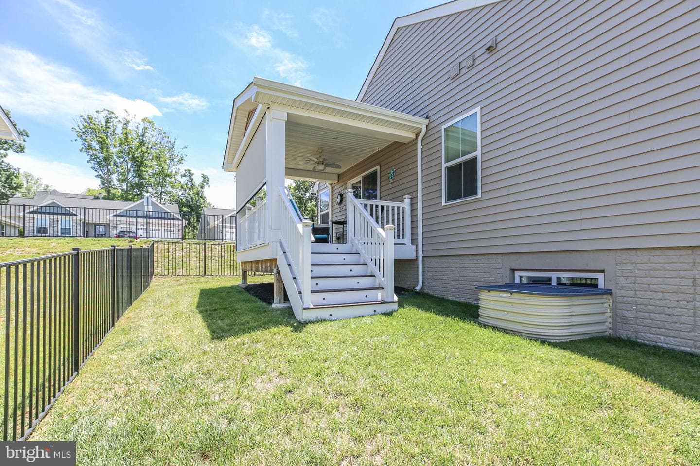 7401 Brentford Terrace photo 33