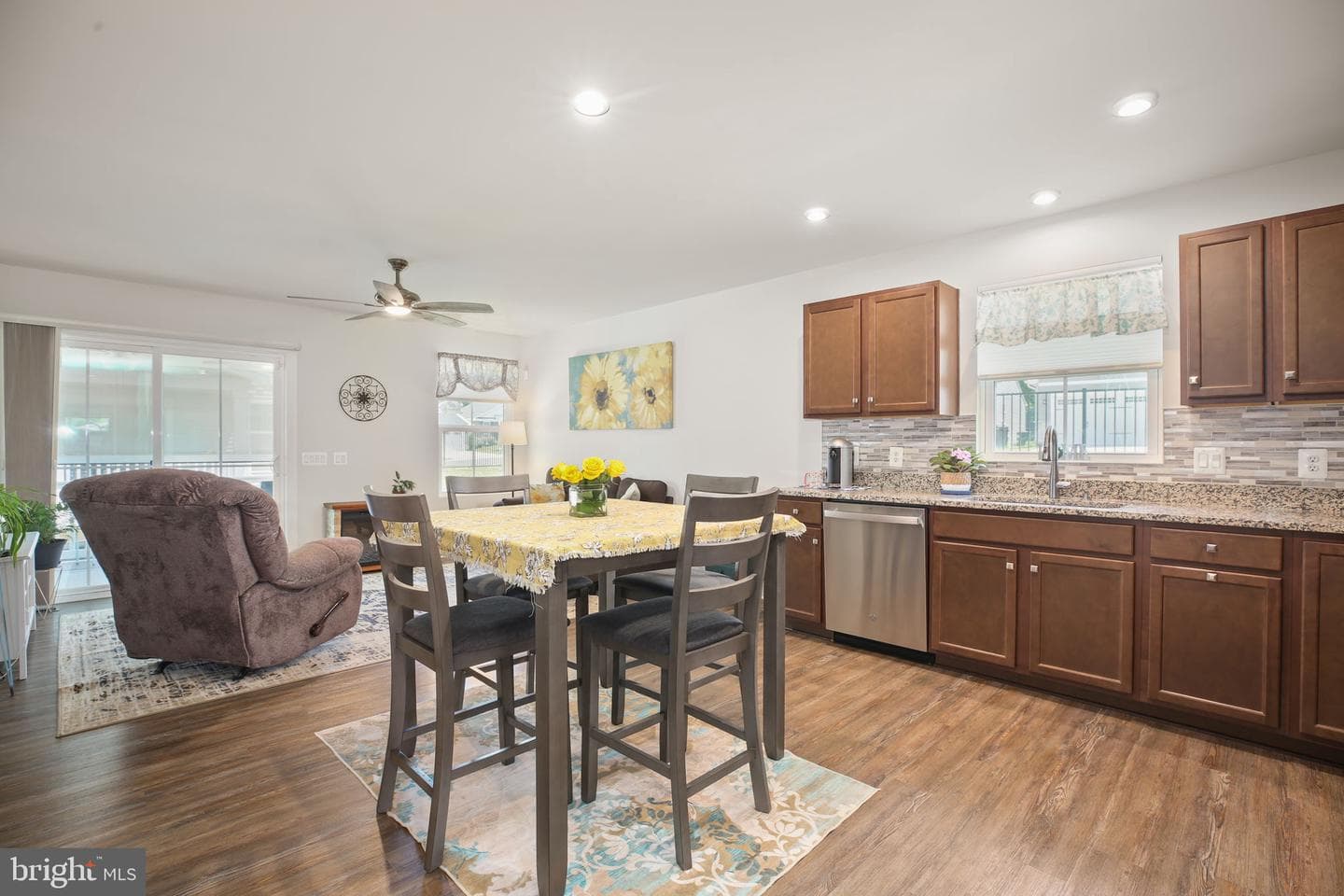7401 Brentford Terrace photo 9