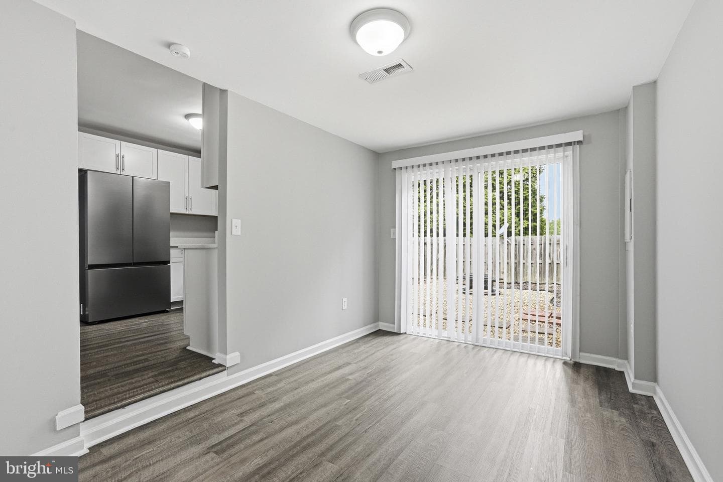 2216 Minnear Street photo 8