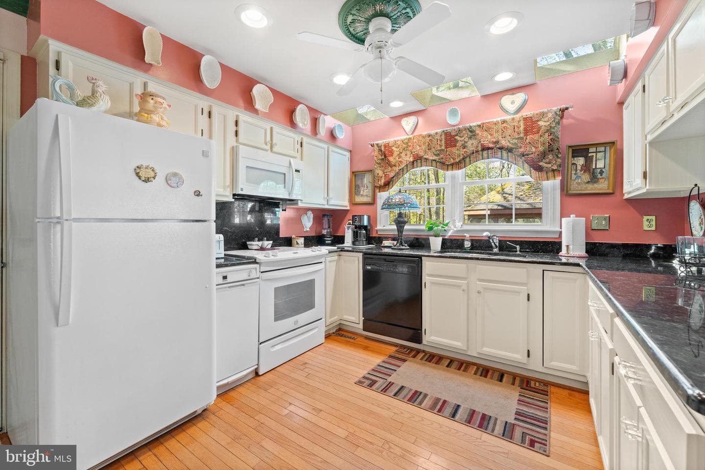 6610 Cardinal Lane photo 13