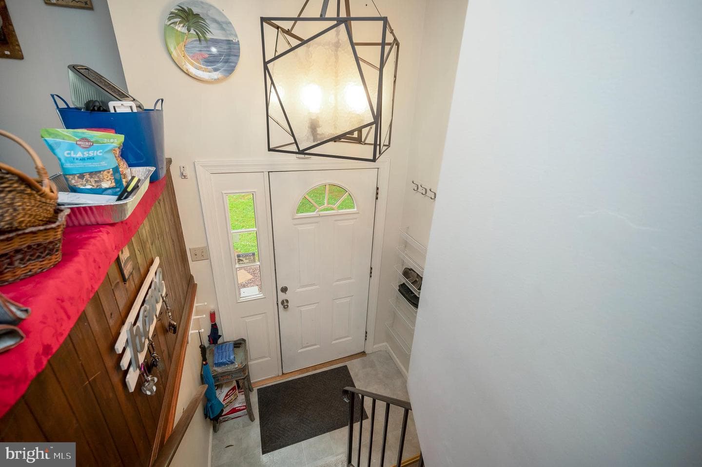 8908 Jennings Lane photo 12