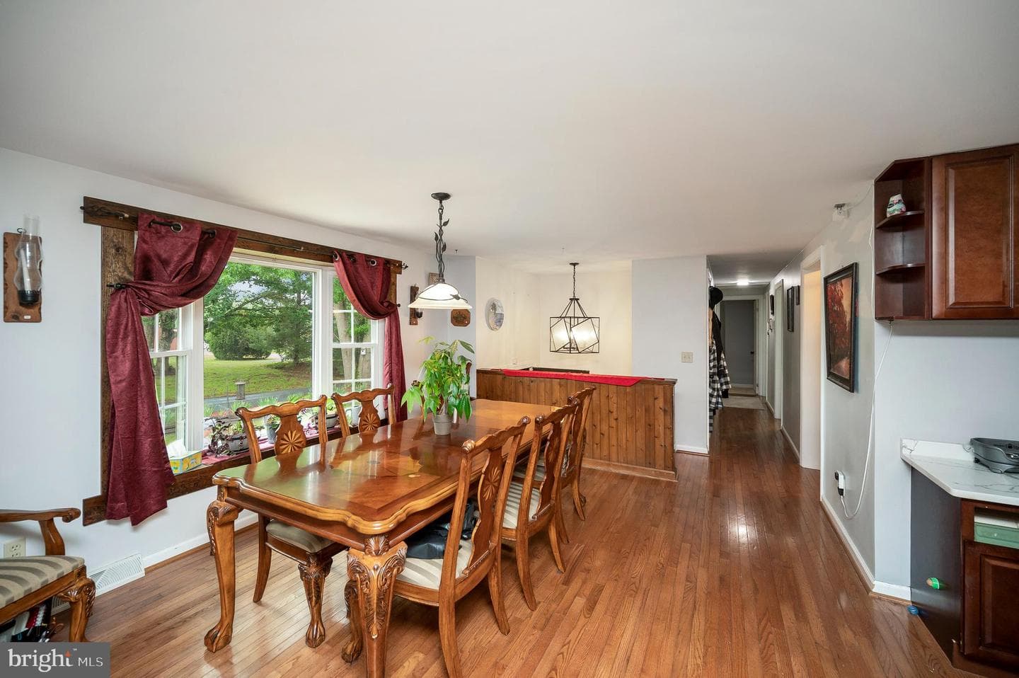 8908 Jennings Lane photo 14