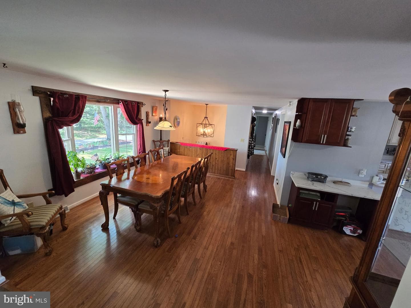 8908 Jennings Lane photo 16