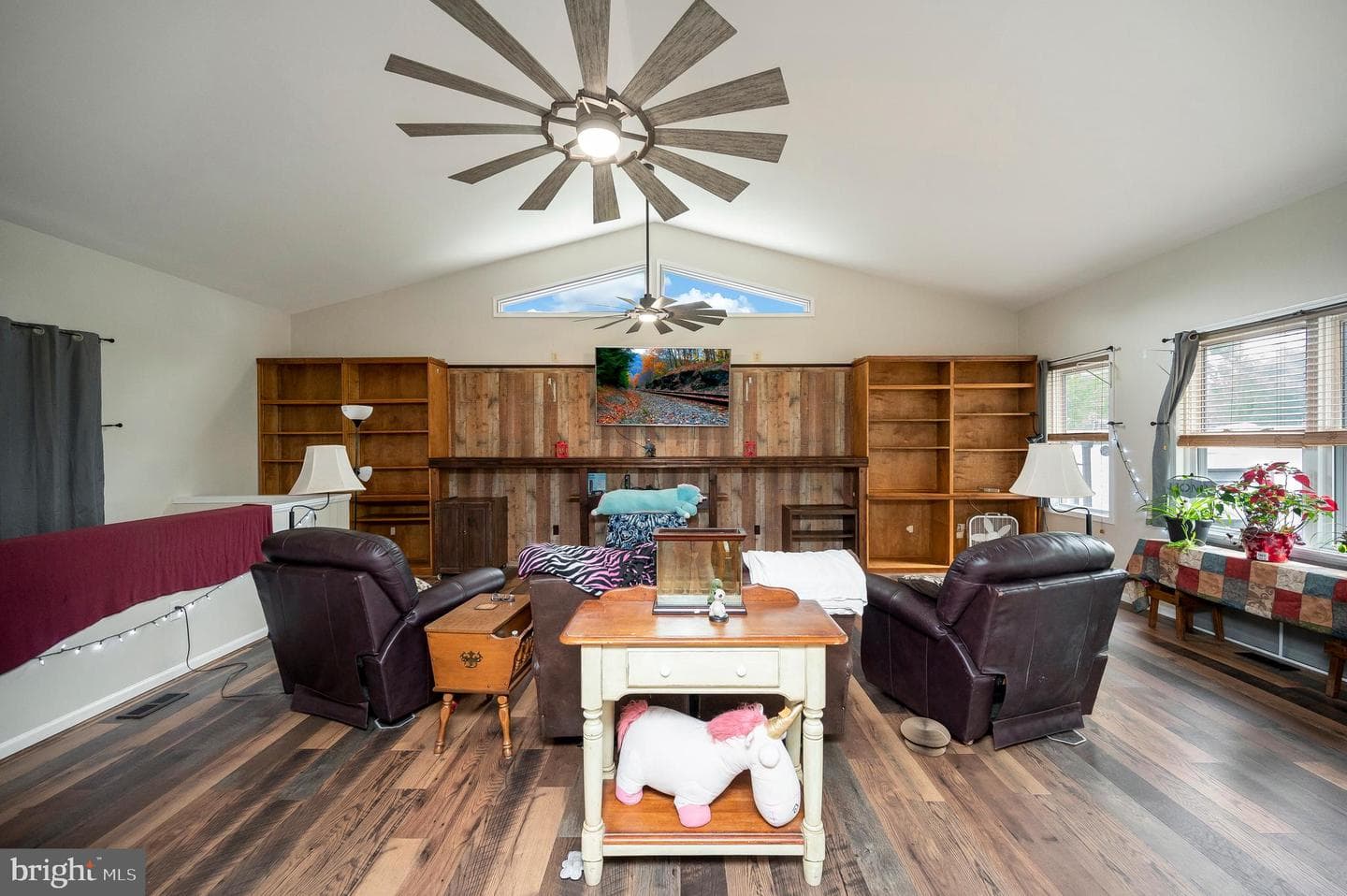 8908 Jennings Lane photo 30