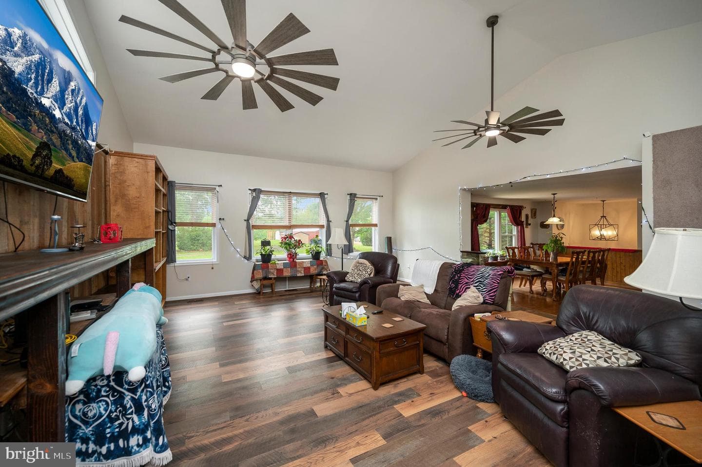 8908 Jennings Lane photo 31