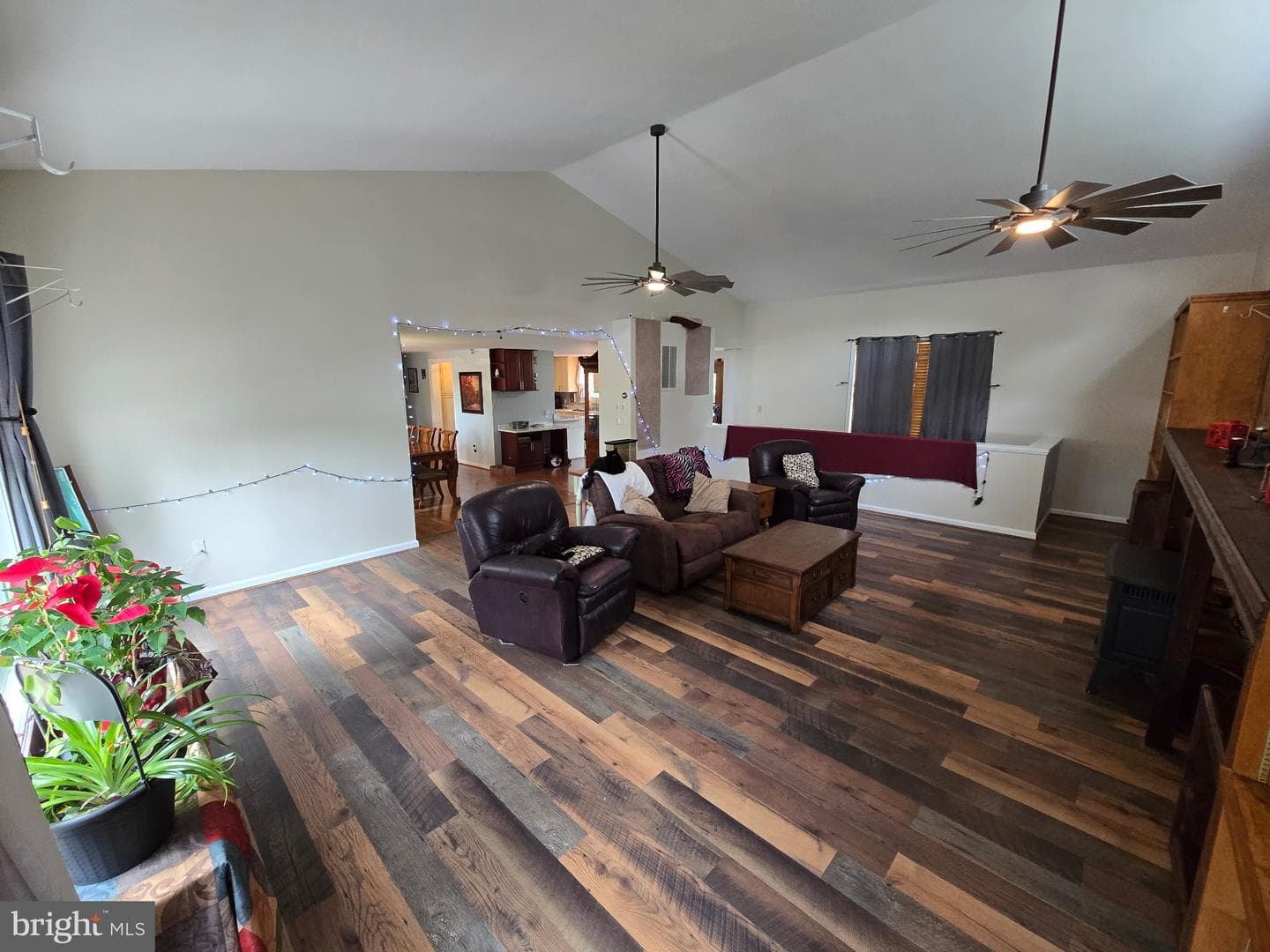 8908 Jennings Lane photo 33