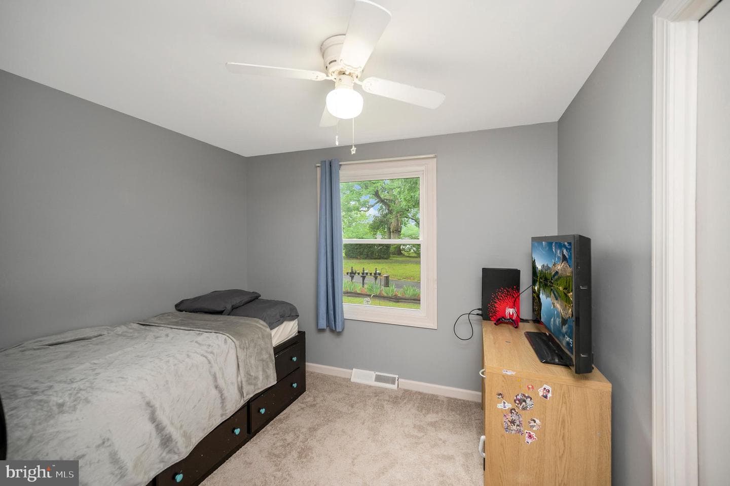 8908 Jennings Lane photo 40