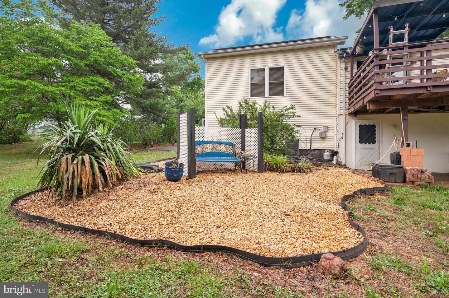 8908 Jennings Lane photo 8