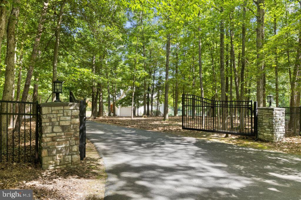7601 Tributary Court photo 4
