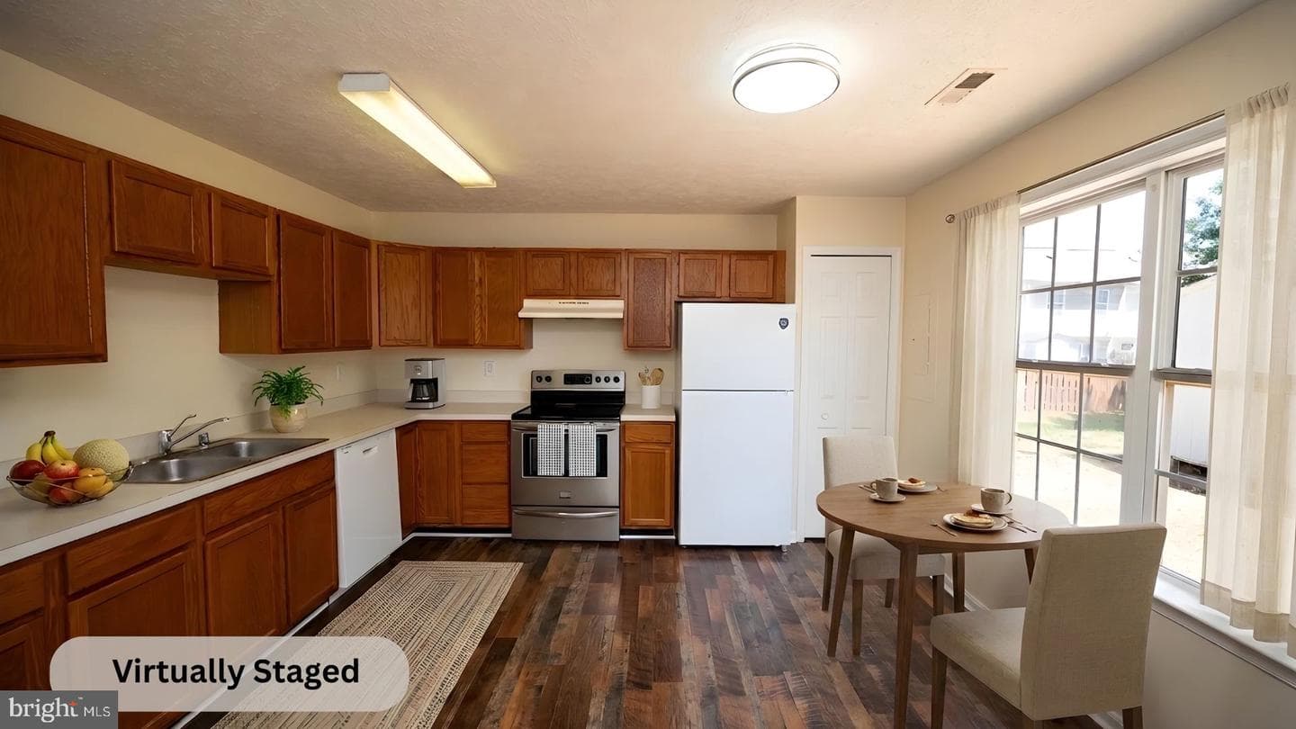 9921 W Midland Way photo 12