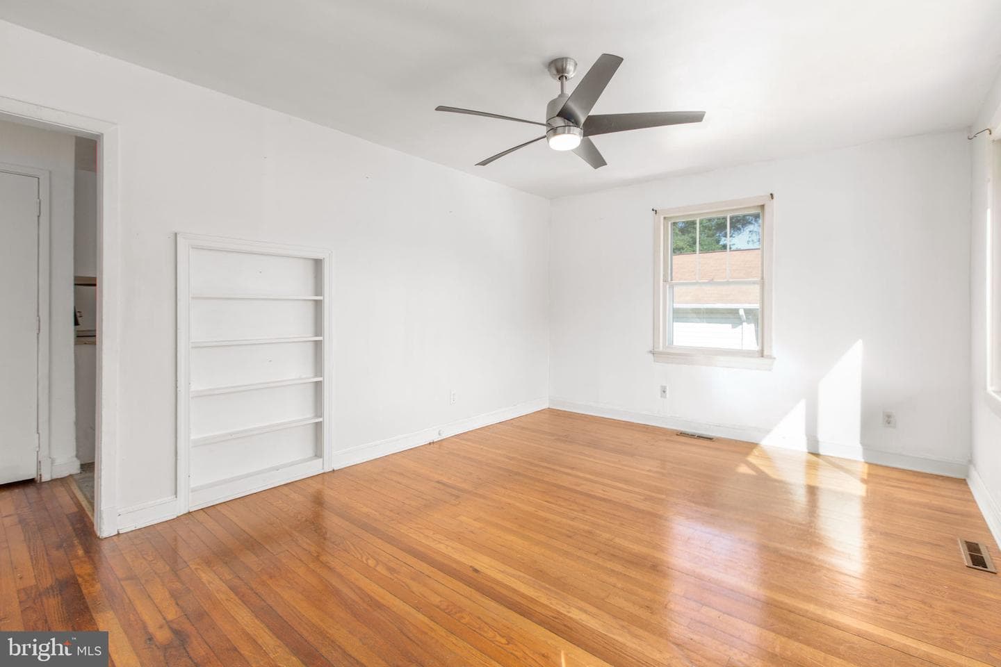 117 Hill Street photo 3