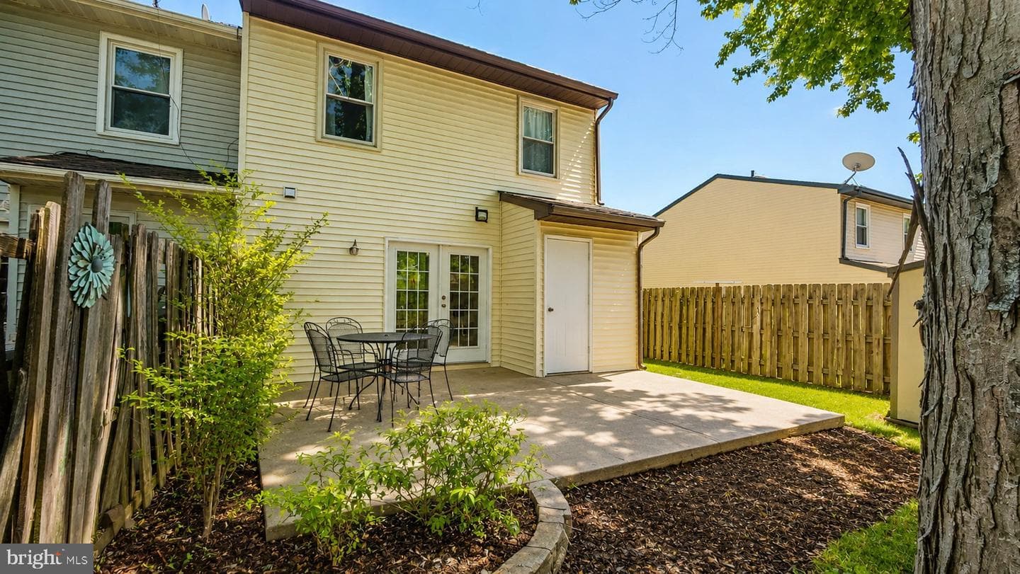 5215 Daffodil Drive photo 4