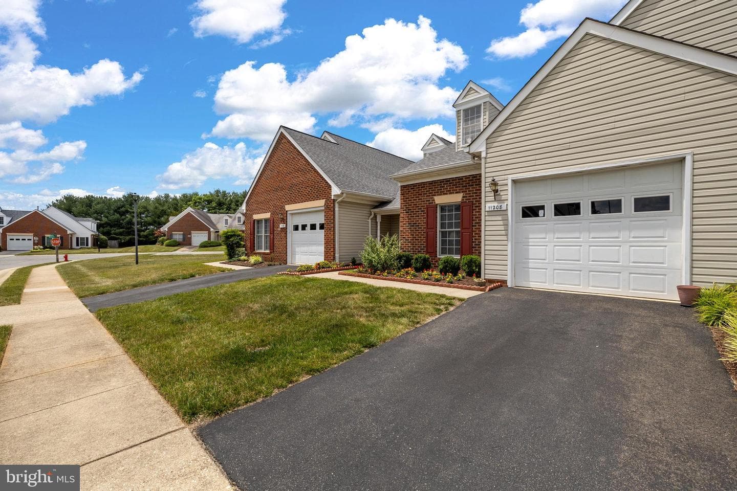 11208 Silversmith Lane photo 4