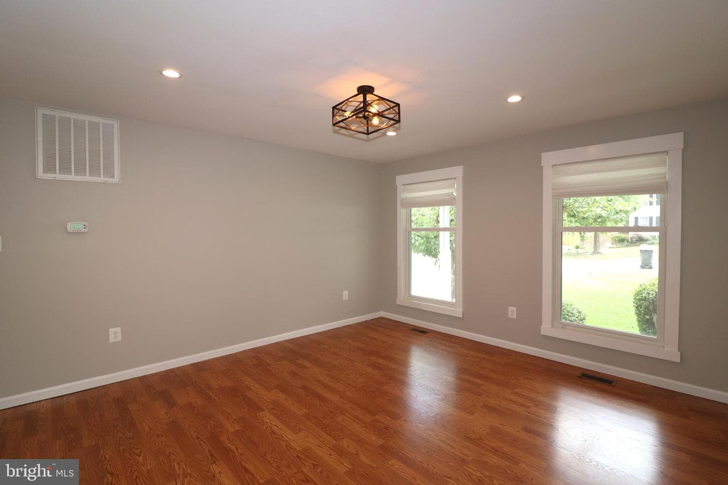 5820 Glen Eagles Dr photo 13