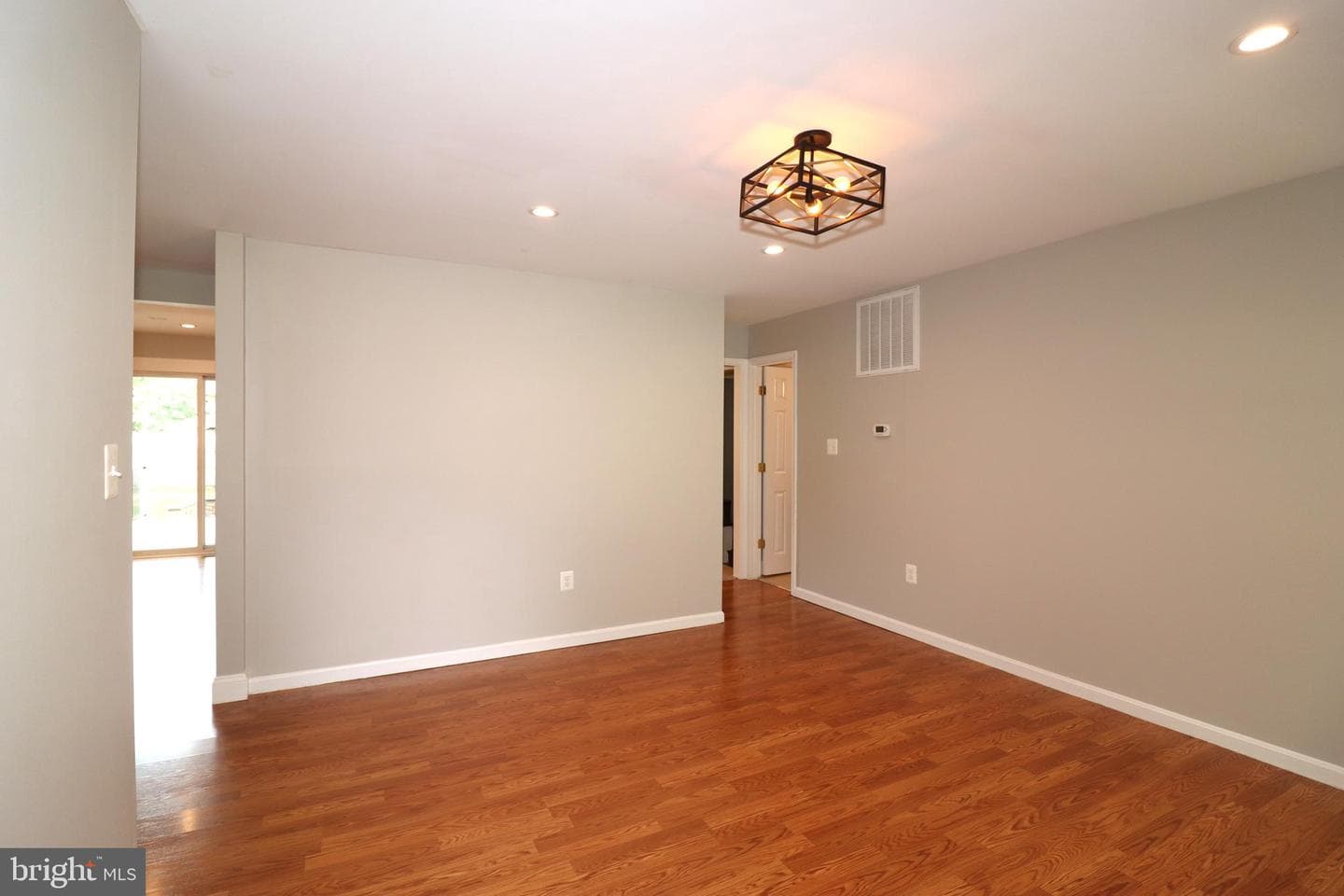 5820 Glen Eagles Dr photo 16