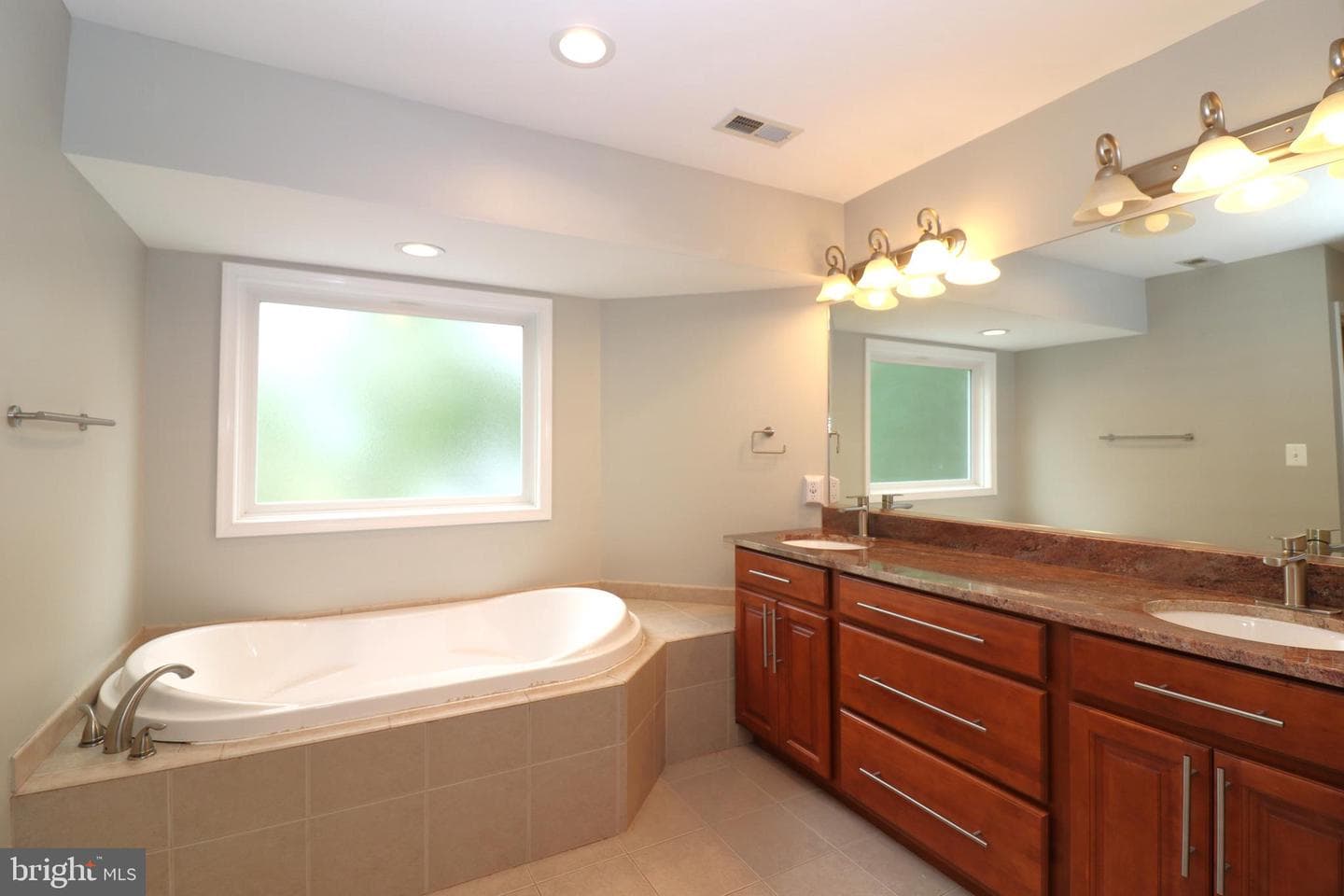 5820 Glen Eagles Dr photo 37