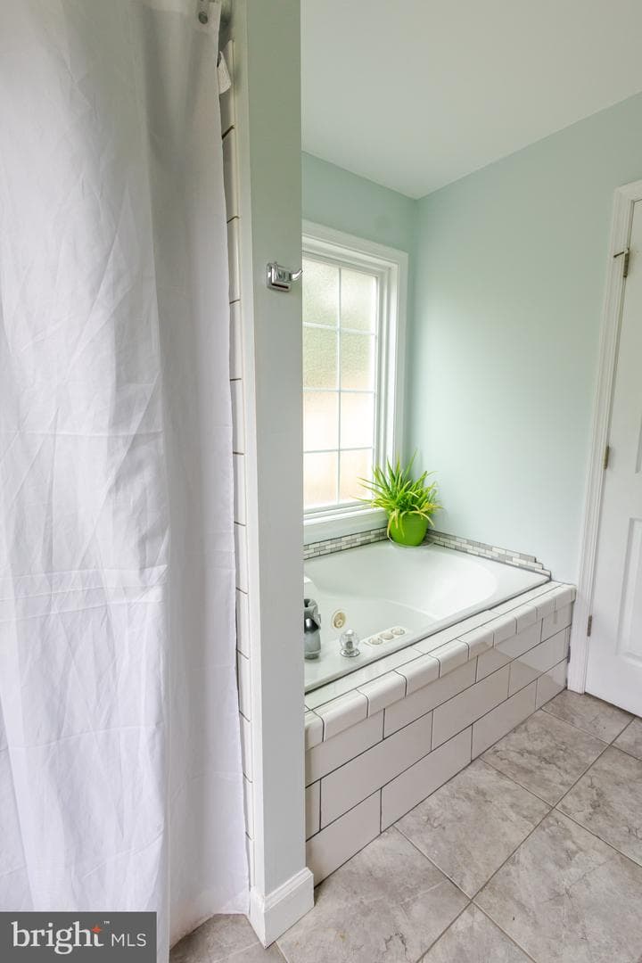 6300 Taverneer Lane photo 36