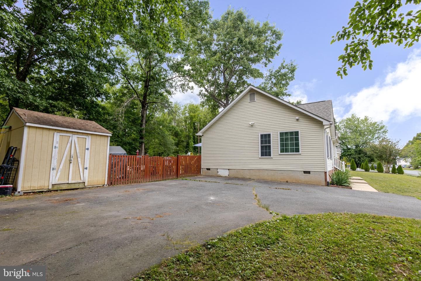 6300 Taverneer Lane photo 8