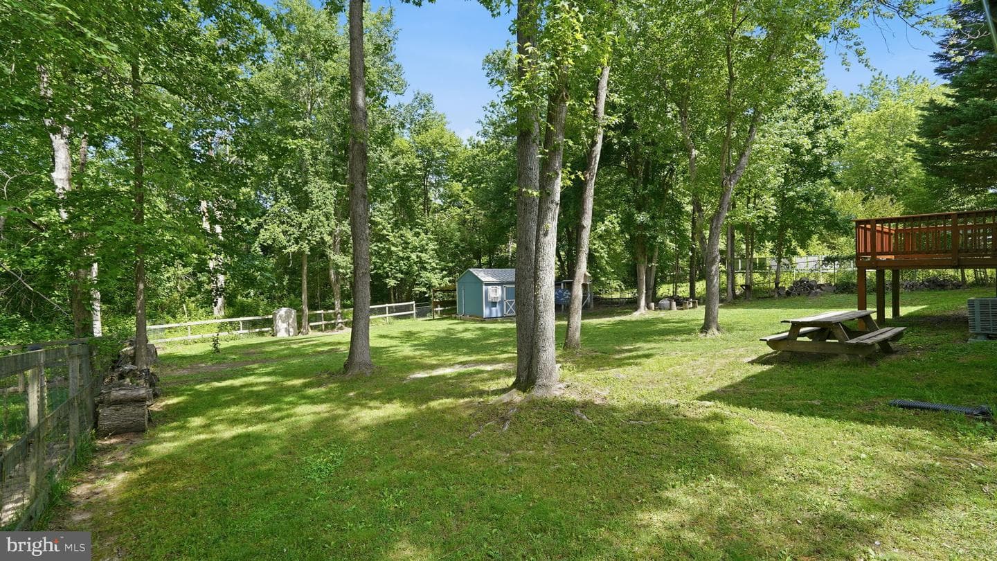 11704 Camelot Way photo 3