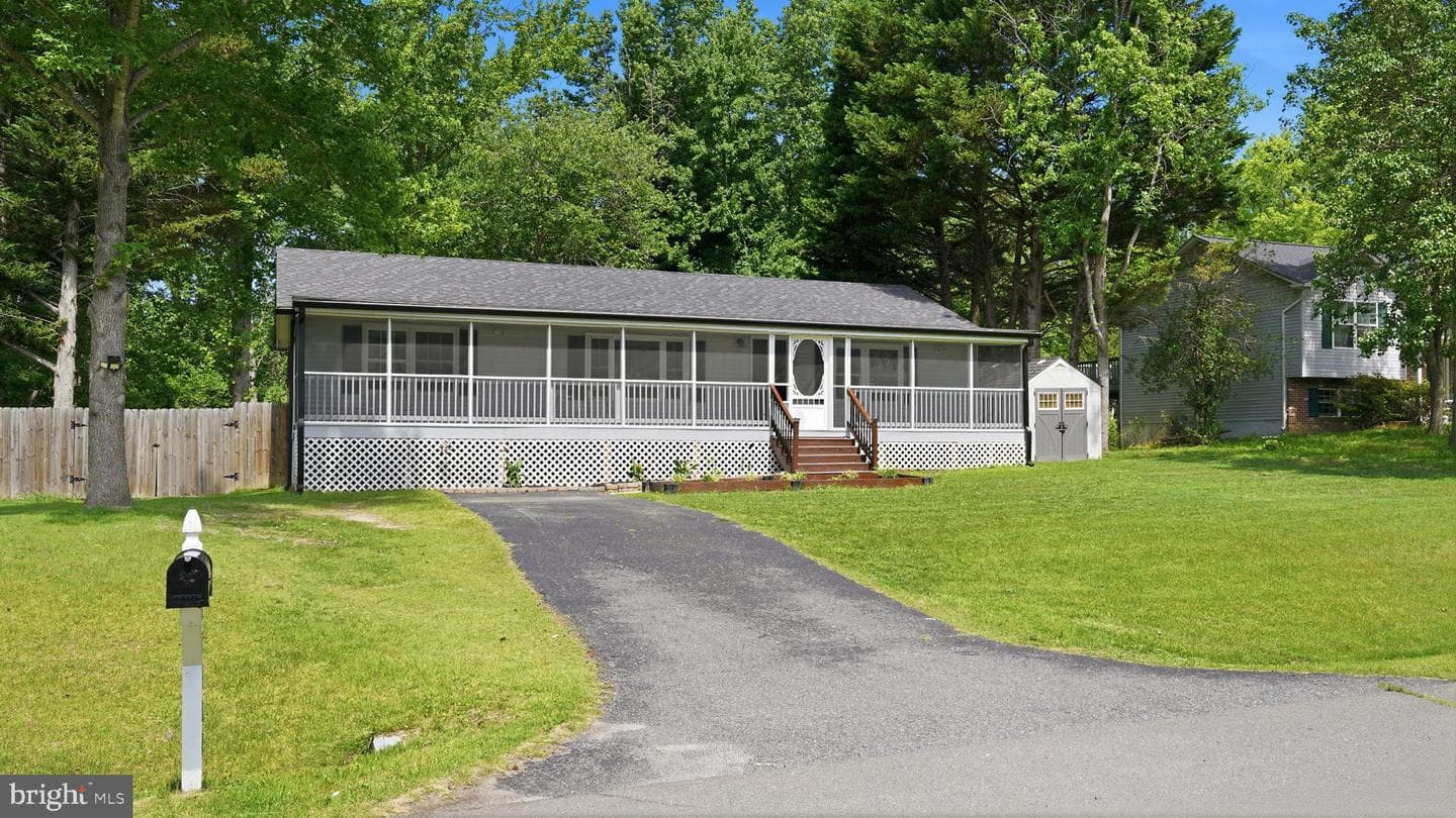 11704 Camelot Way photo 30
