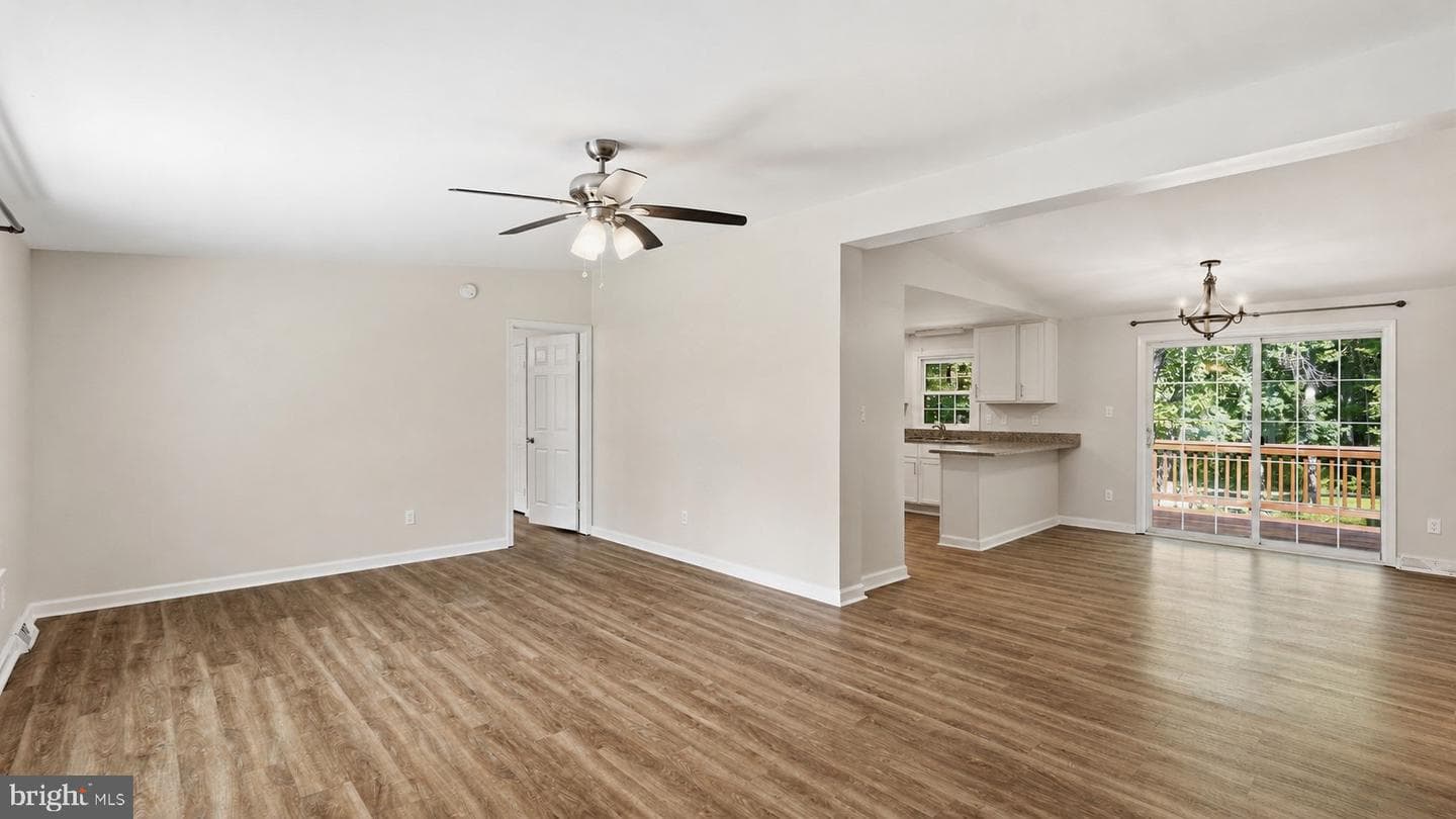 11704 Camelot Way photo 6