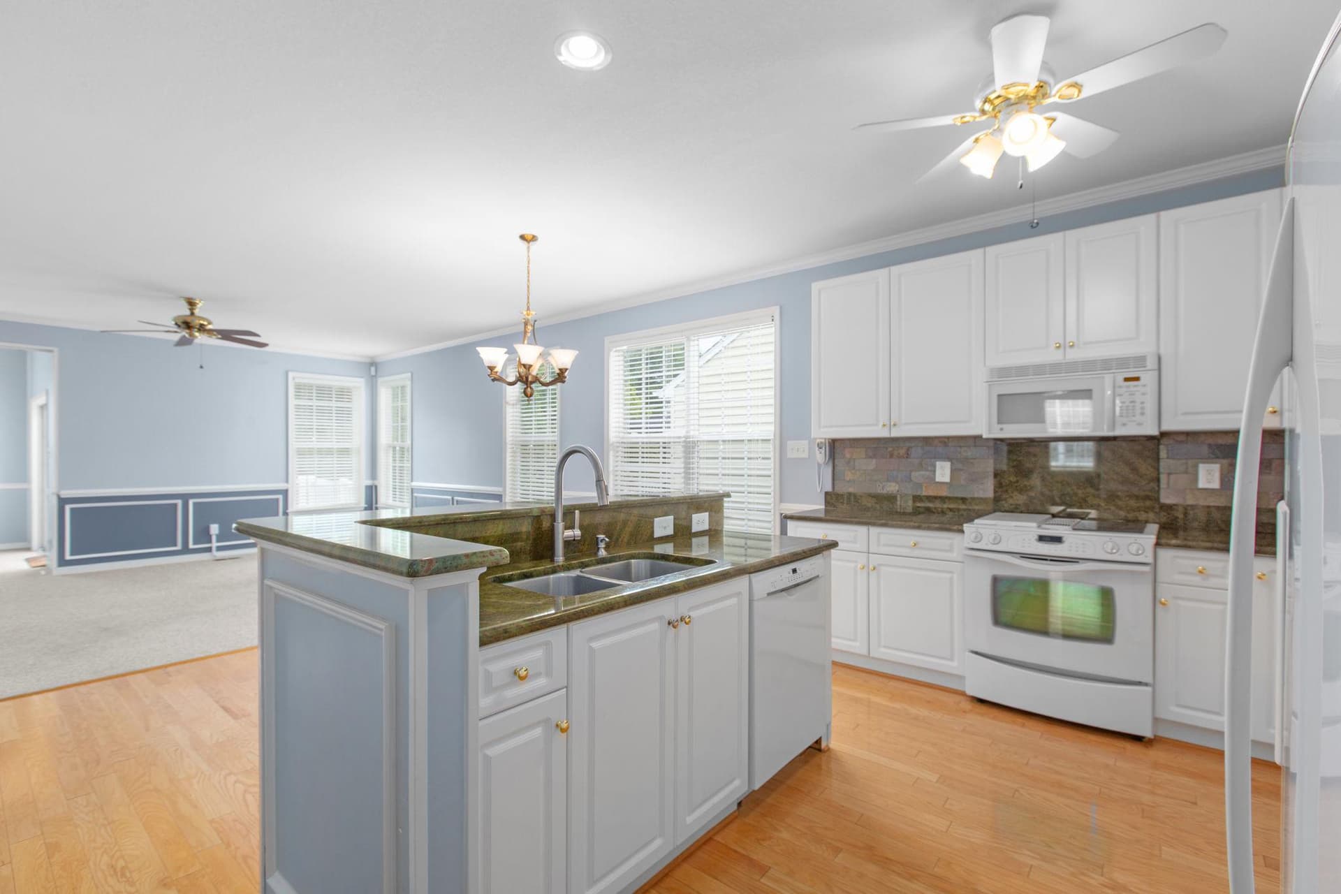 11703 Legacy Woods Dr photo 9