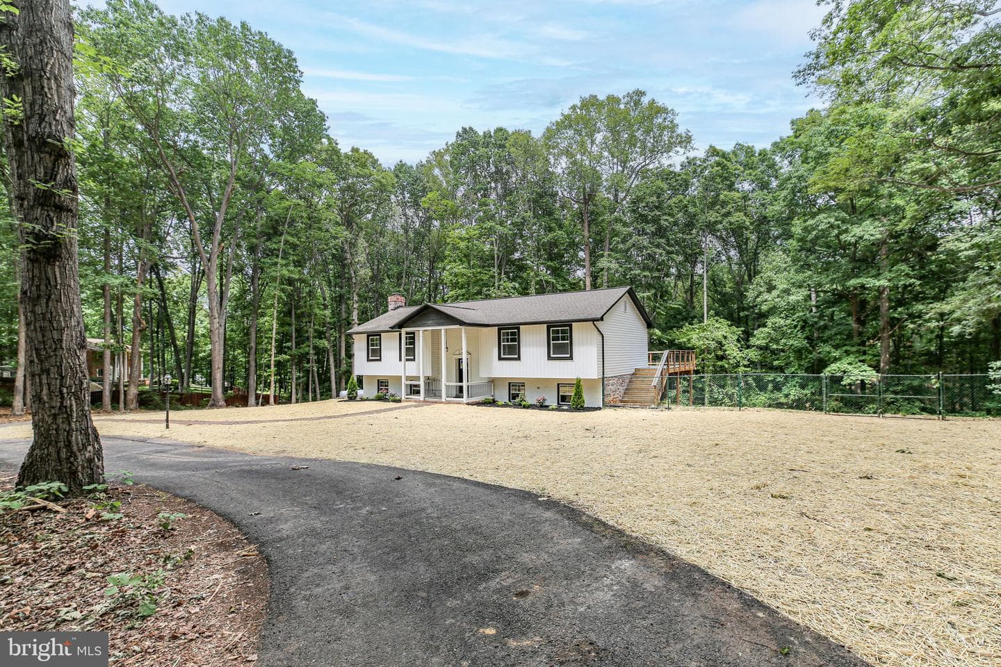 211 Hardwood Lane photo 2