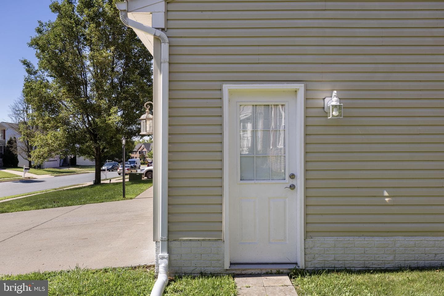 10414 N Mcclellan Drive photo 3
