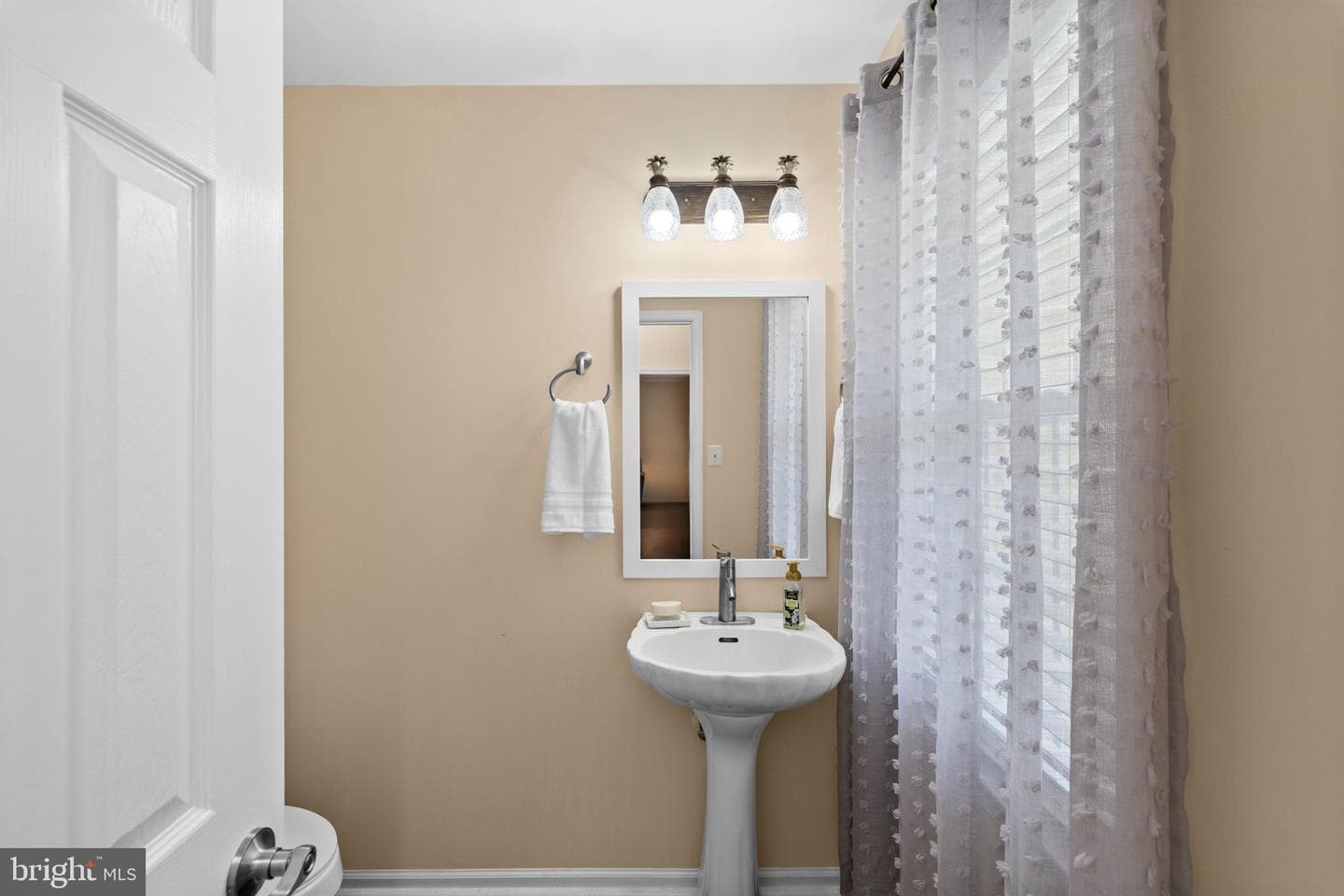 10414 N Mcclellan Drive photo 6