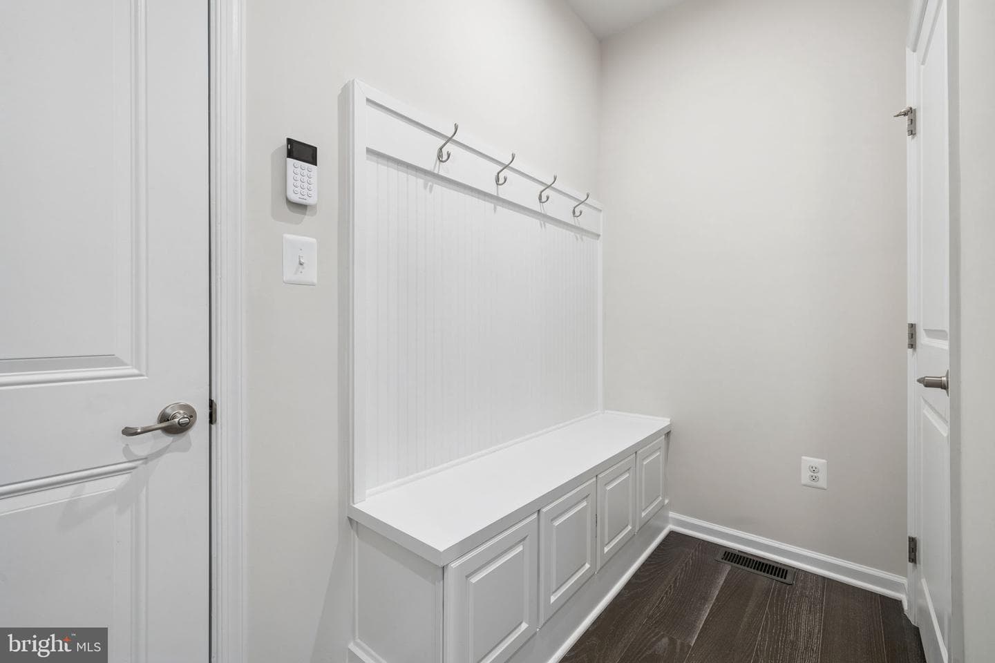 8905 Maple Run Drive photo 20