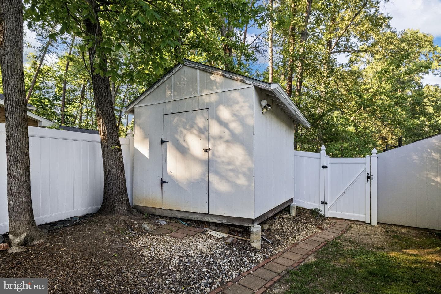 8 Pond Circle photo 34